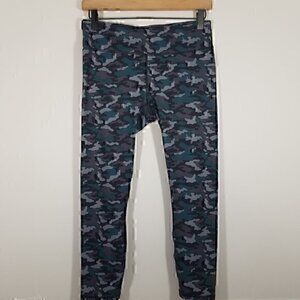Fabletics Powerhold Camo Crop Legging Size XS/ S/M